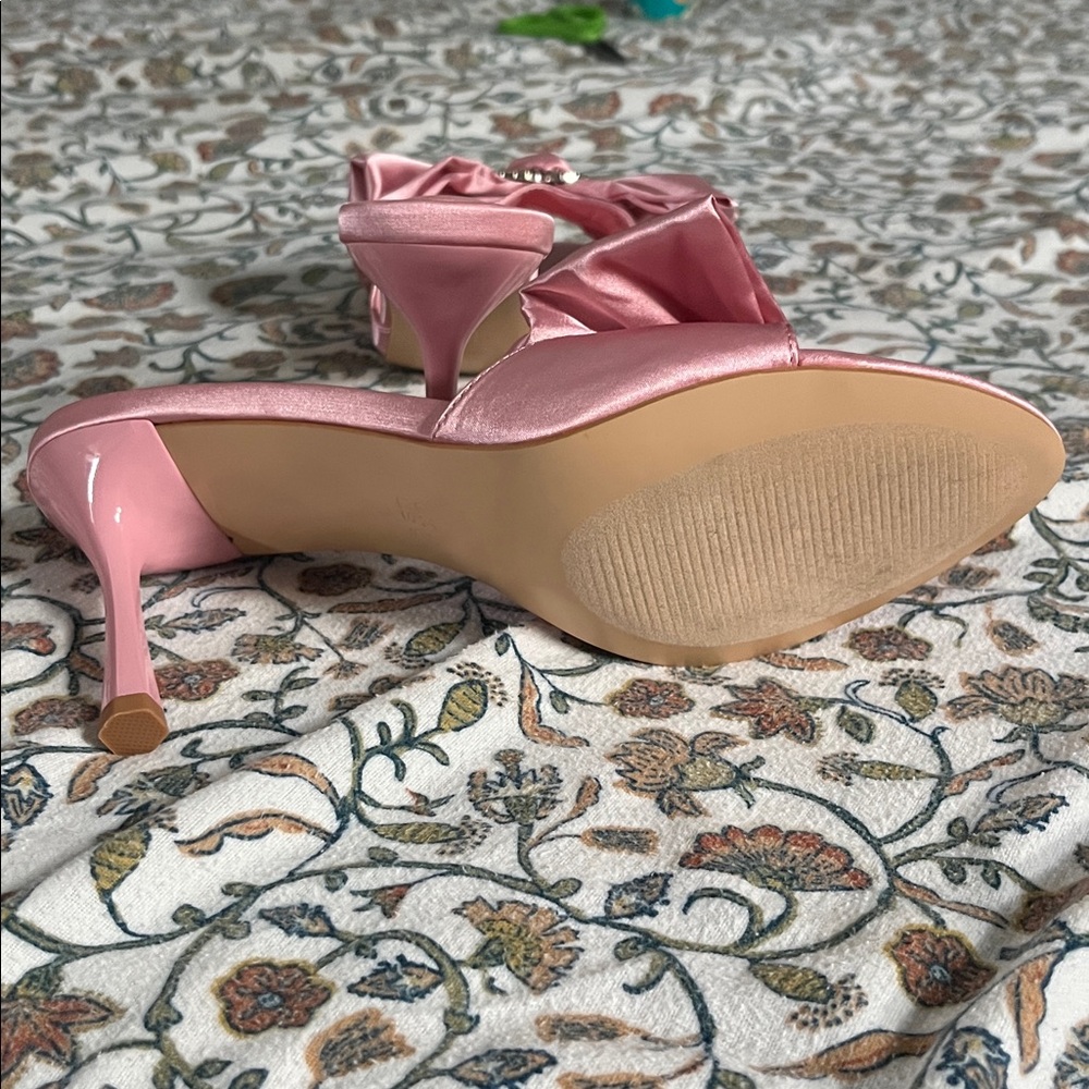 PrettyLittleThing Pink Satin Heels with Heart Detail - Picture 4 of 5